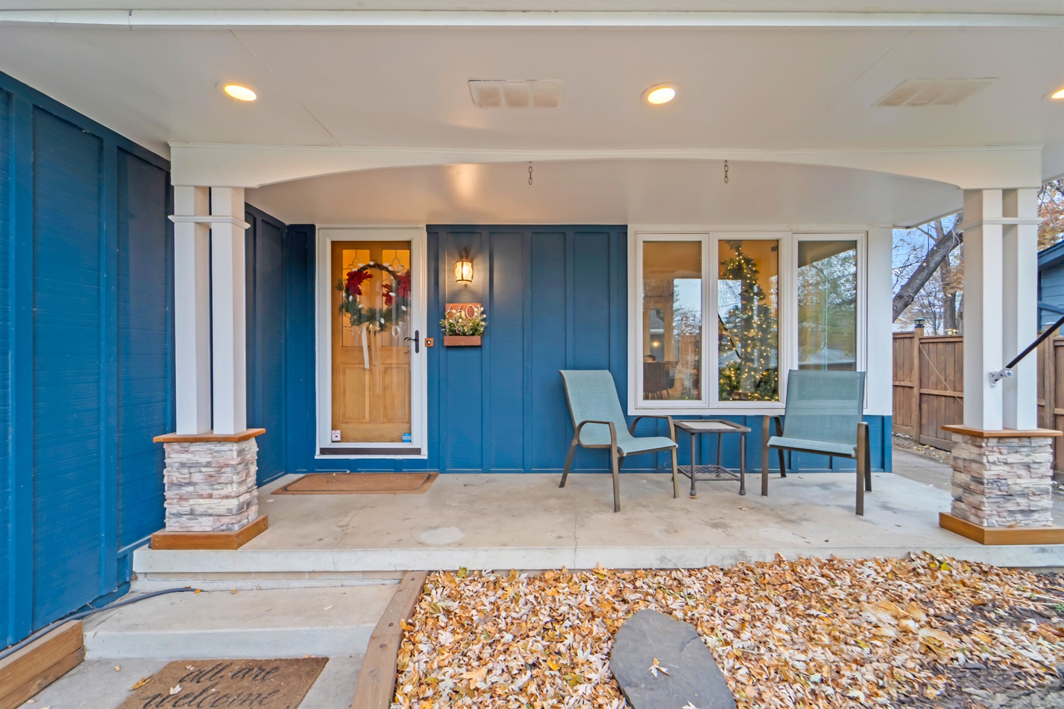 Is your family ready to celebrate the Holidays together? Spend it at the Love Shack! Enjoy a hot coffee while you relax on the front porch with a comfy blanket after opening presents.