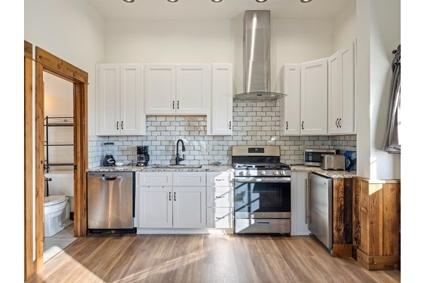 The Moose suite kitchenette.