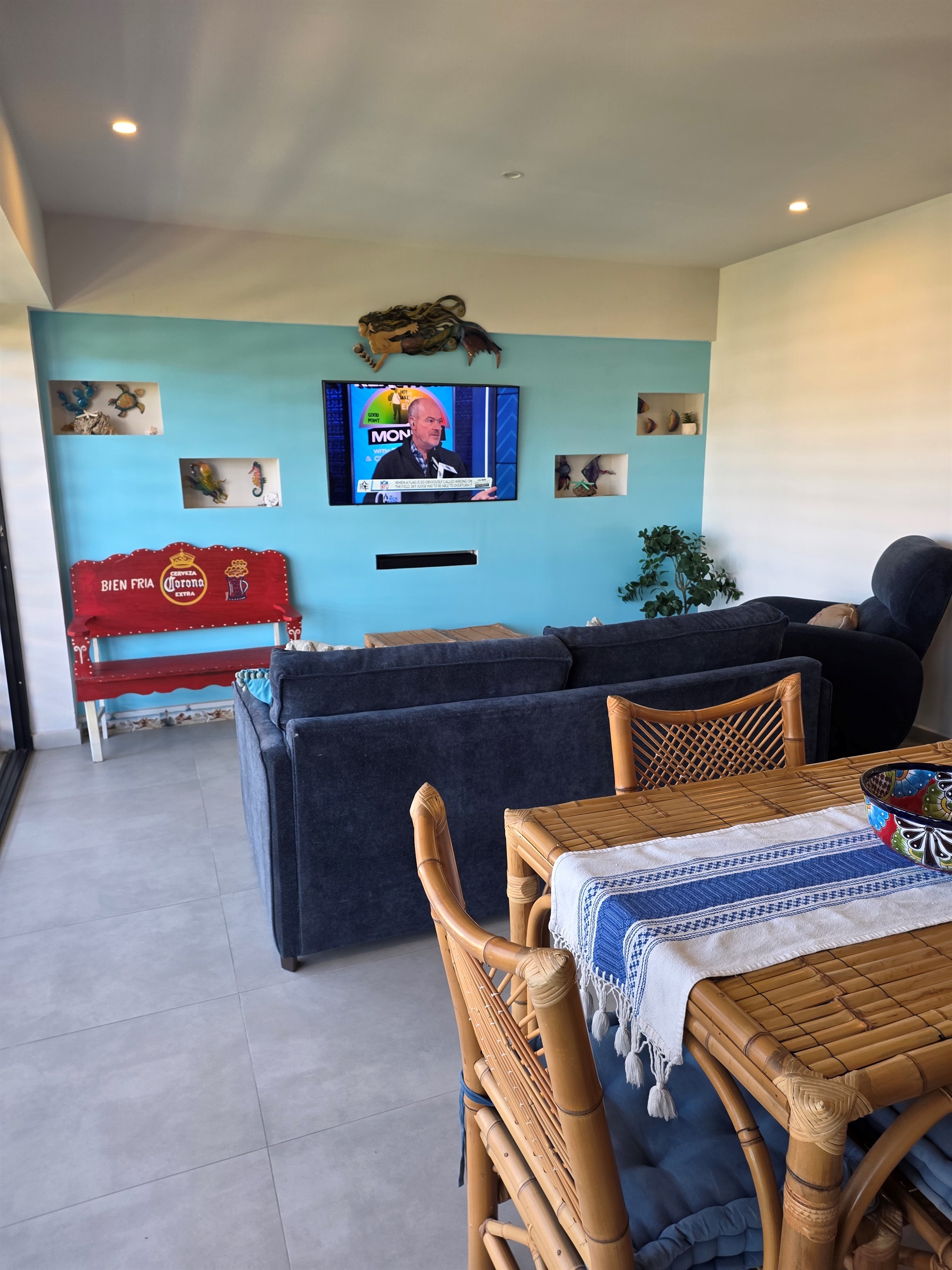 Living Room/ Dining Area