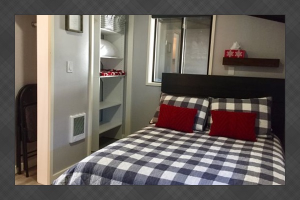Bedroom: Full-size bed.