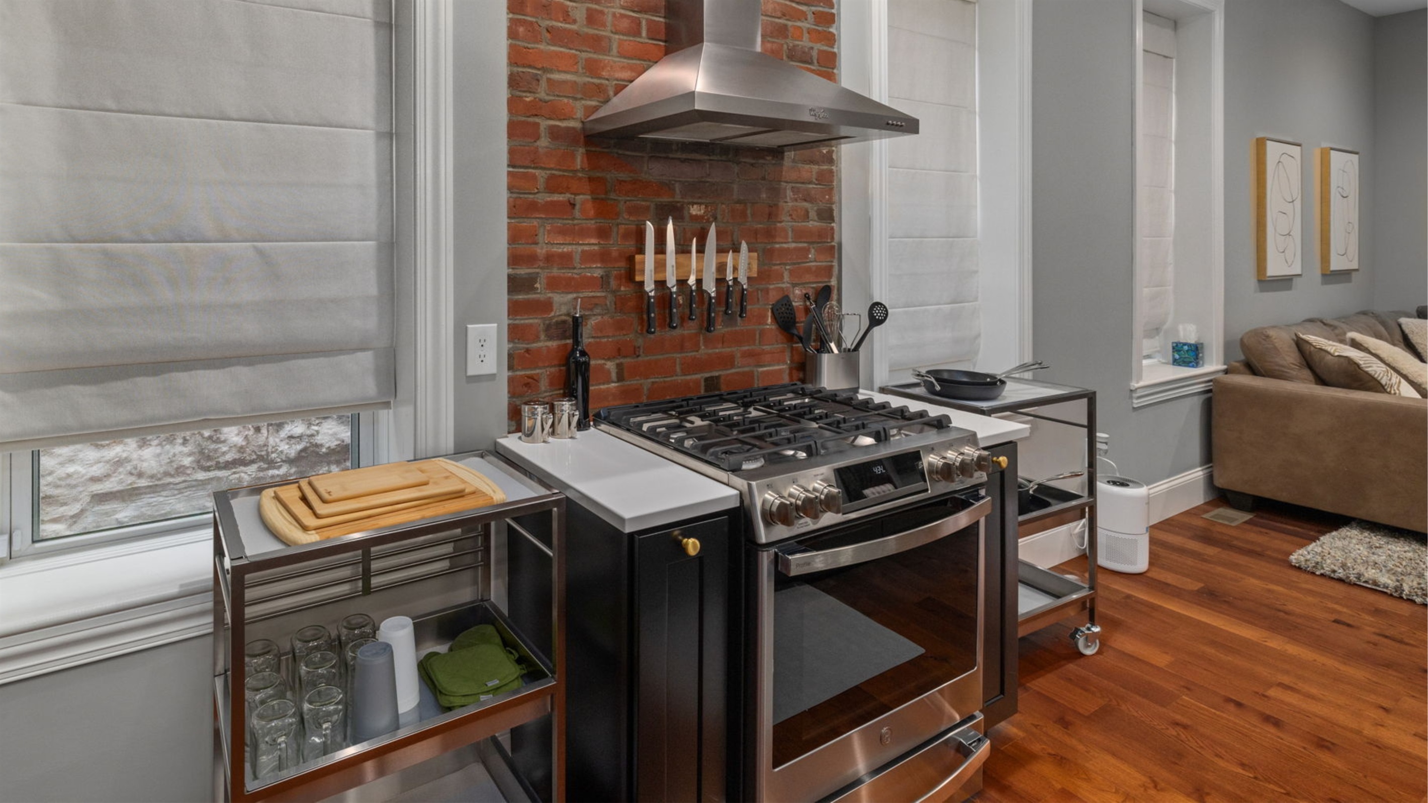 This well-equipped chef's kitchen should provide just about anything you'd need for your meal prep needs.