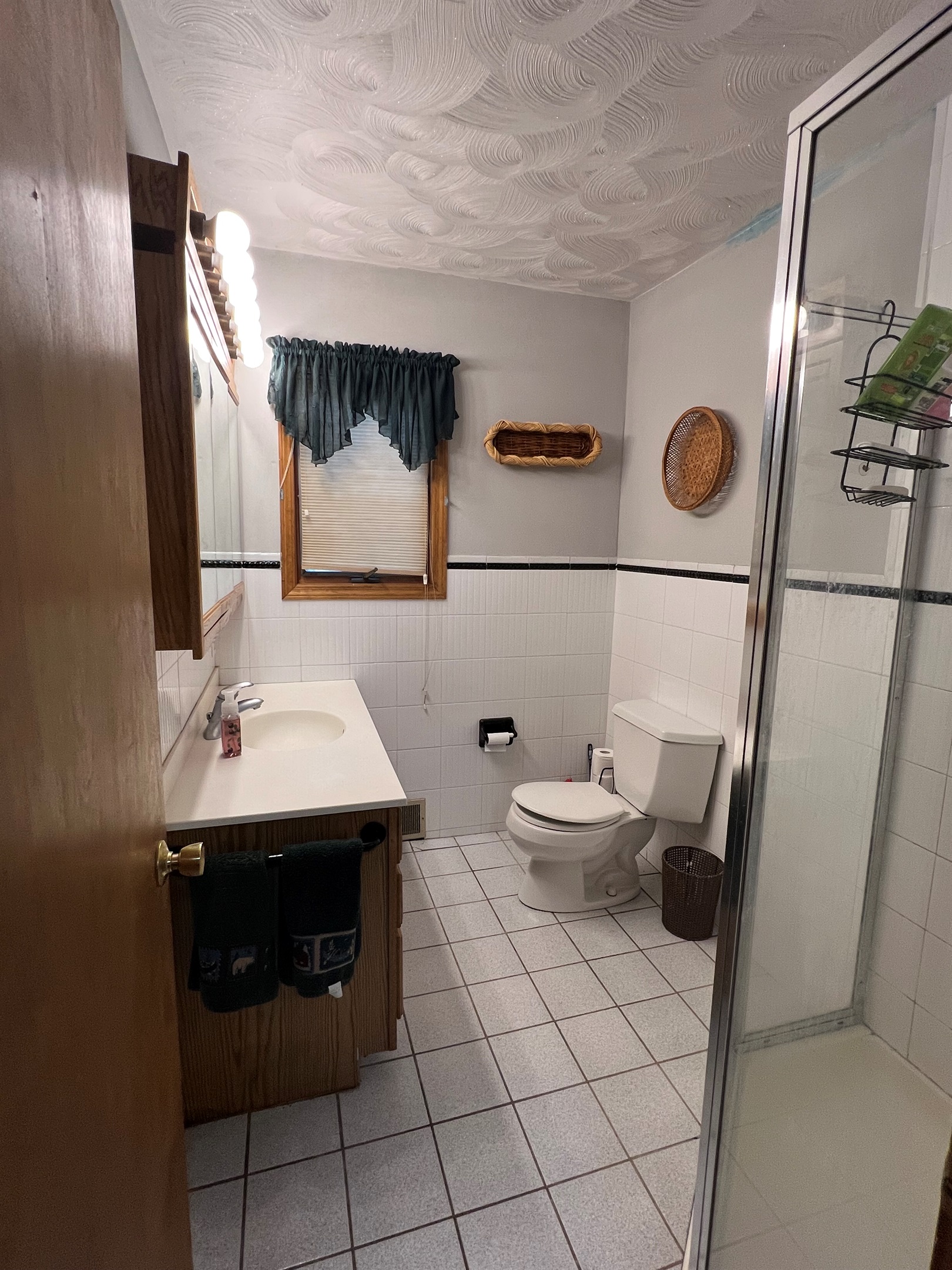 First floor guest shower bath