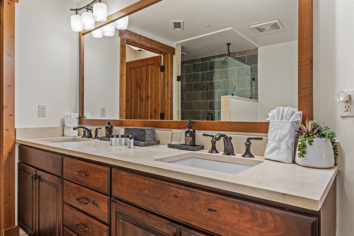 Ensuite Bathroom #3
