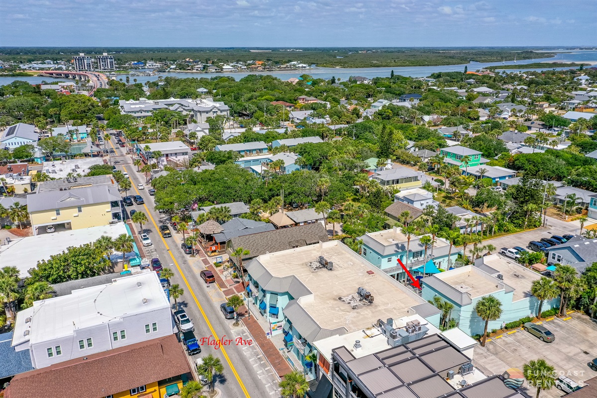 Stay immediately next to Flagler Avenue!