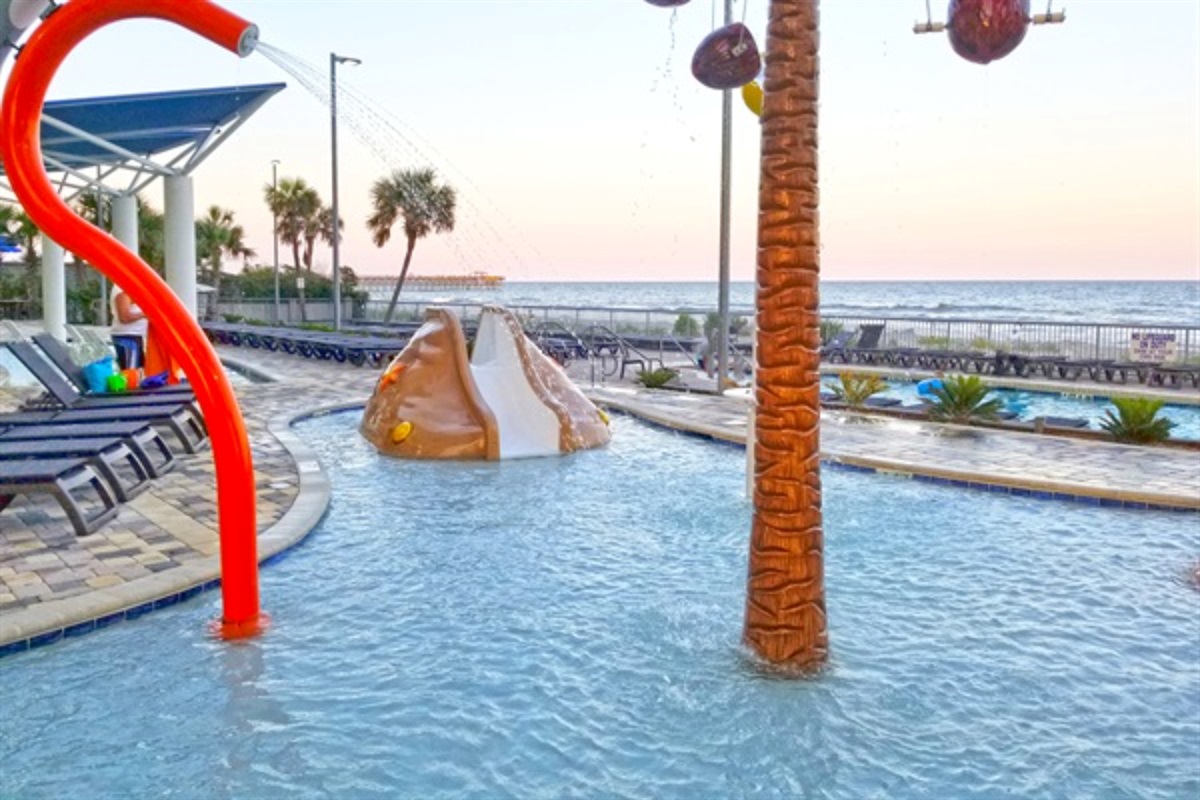 Lots of Local Food and Attractions Nearby!