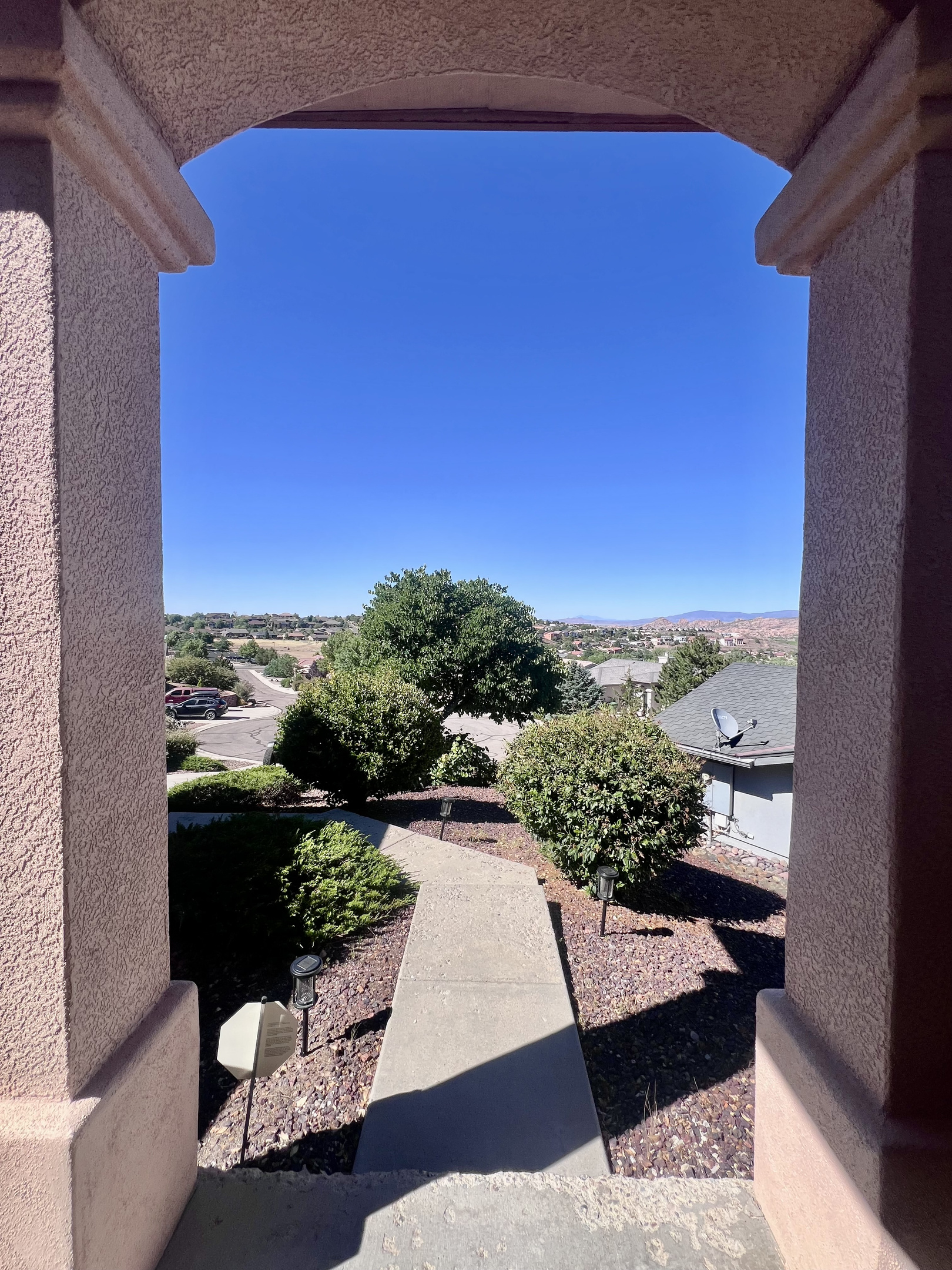 Located at the end of a quiet cul-de-sac, featuring beautiful views of the Granite Dells and, on clear days, the San Francisco Peaks in Flagstaff.