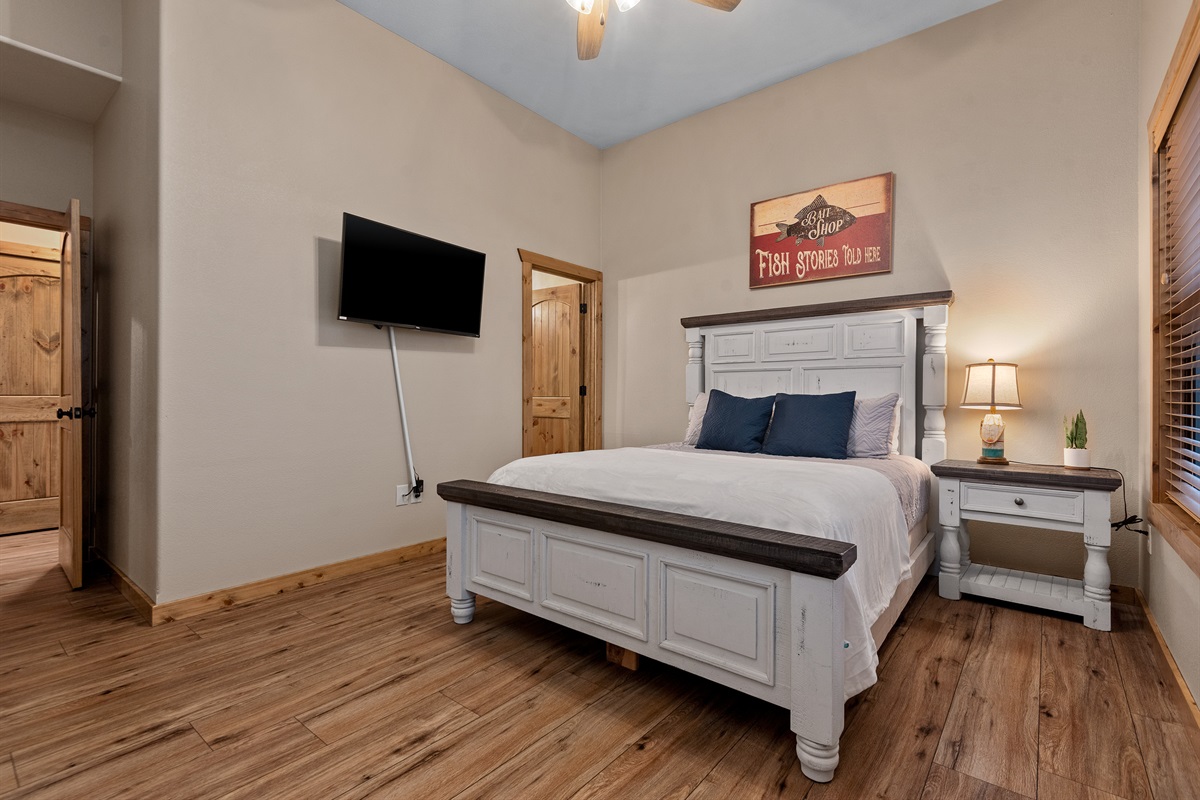 Lower level Queen bedroom #1