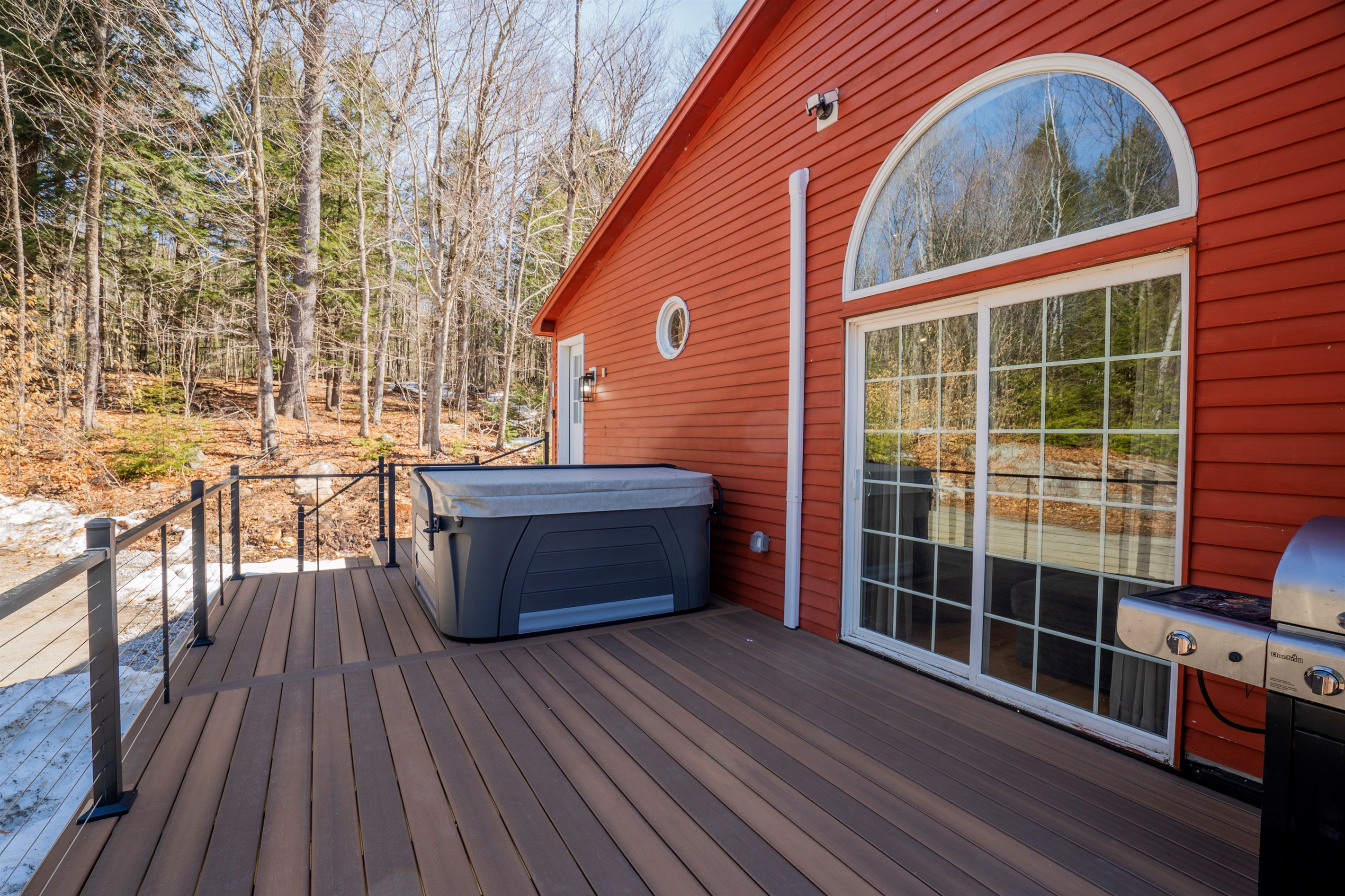 Start your morning with a soak and a view, or end your night with a glass of wine in the steam.