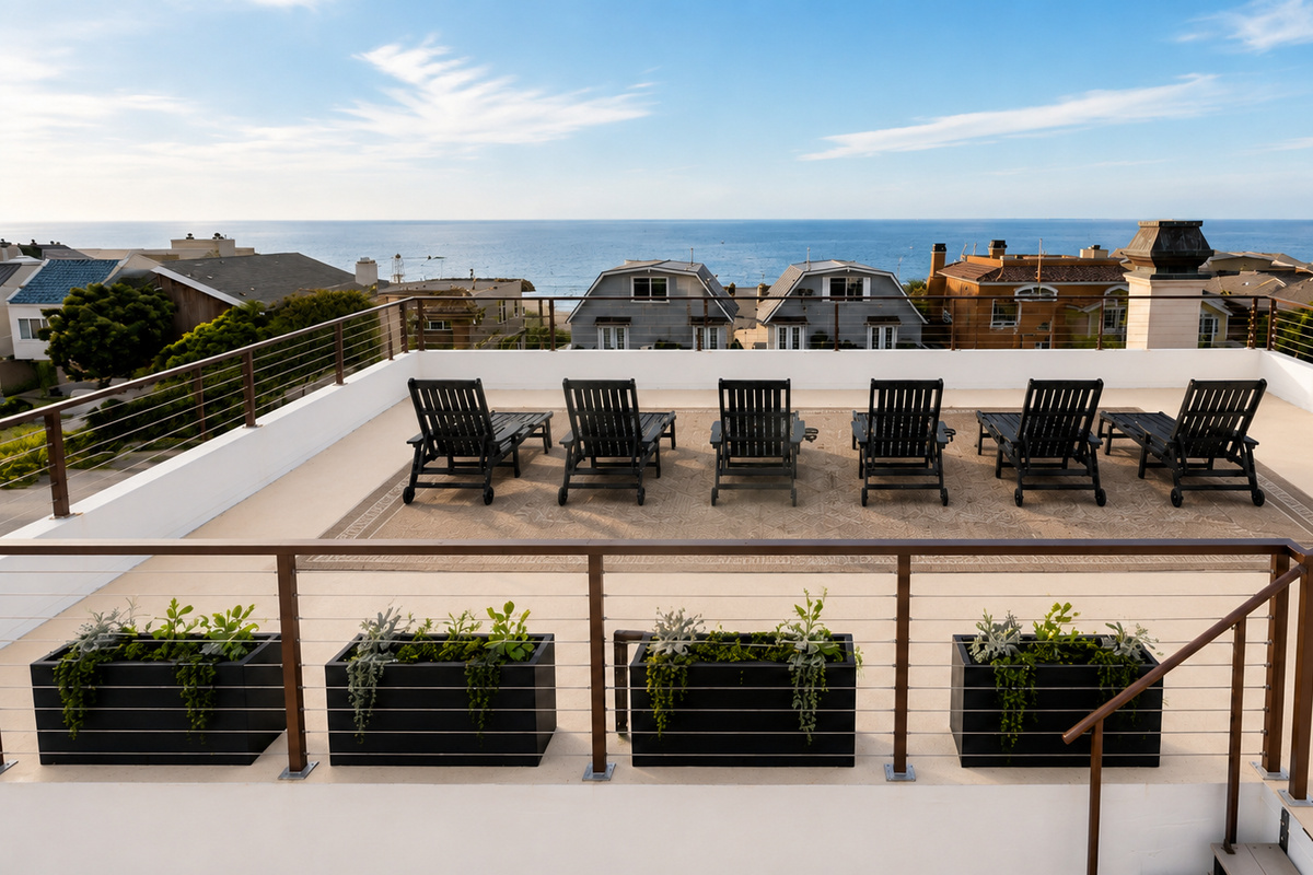 Roof deck with loungers