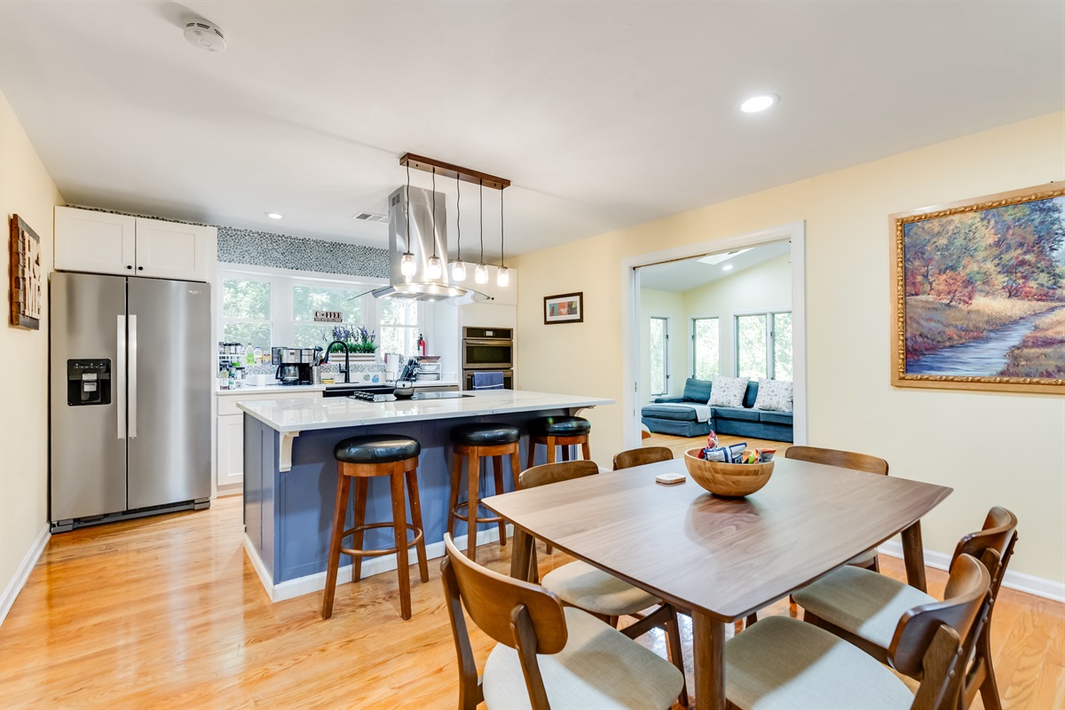 Kitchen & Dining Area: Bright space with modern finishes, perfect for culinary adventures and gatherings!