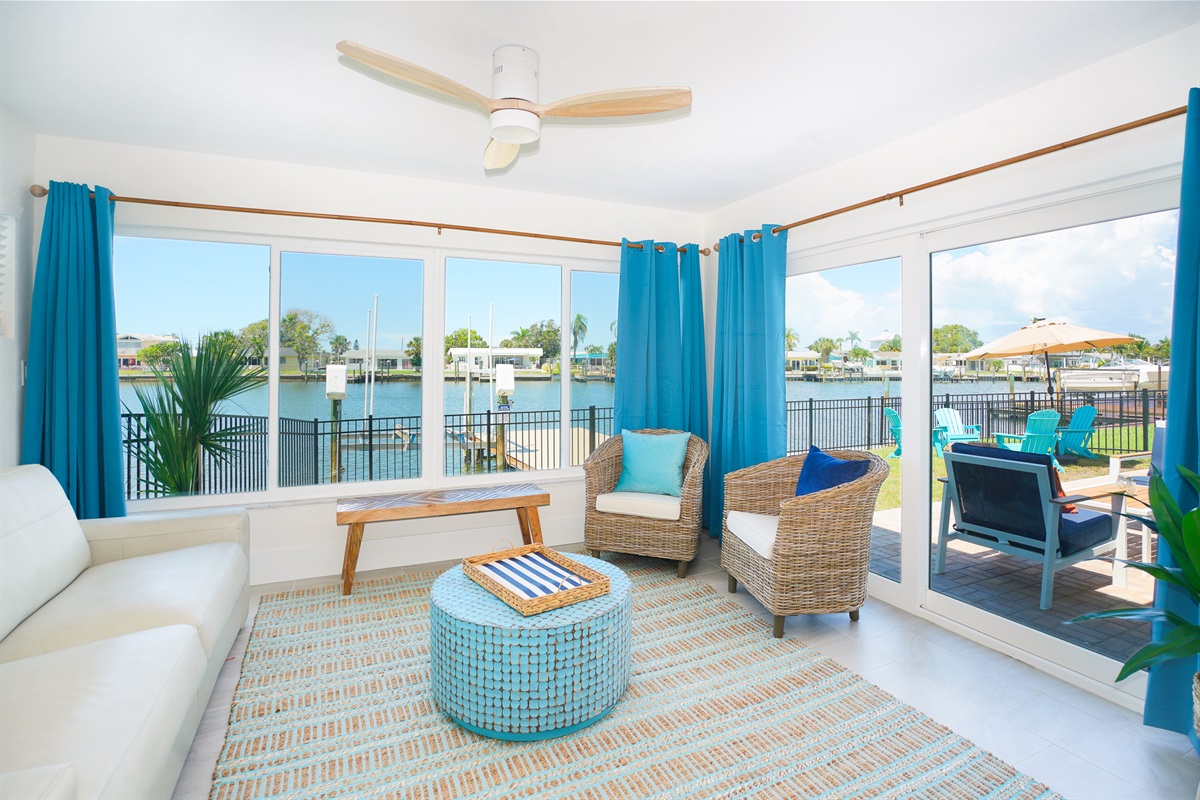 What could be more Florida than a Florida room overlooking the ocean?