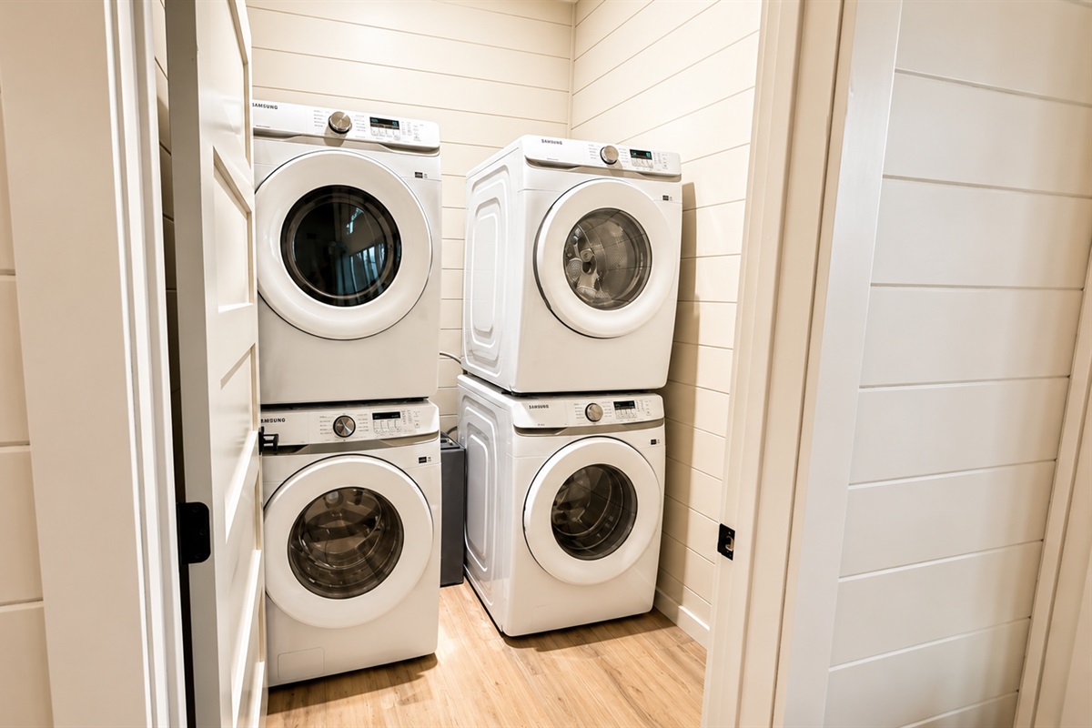 Laundry Room: Enjoy the convenience of modern appliances for all your vacation needs!
