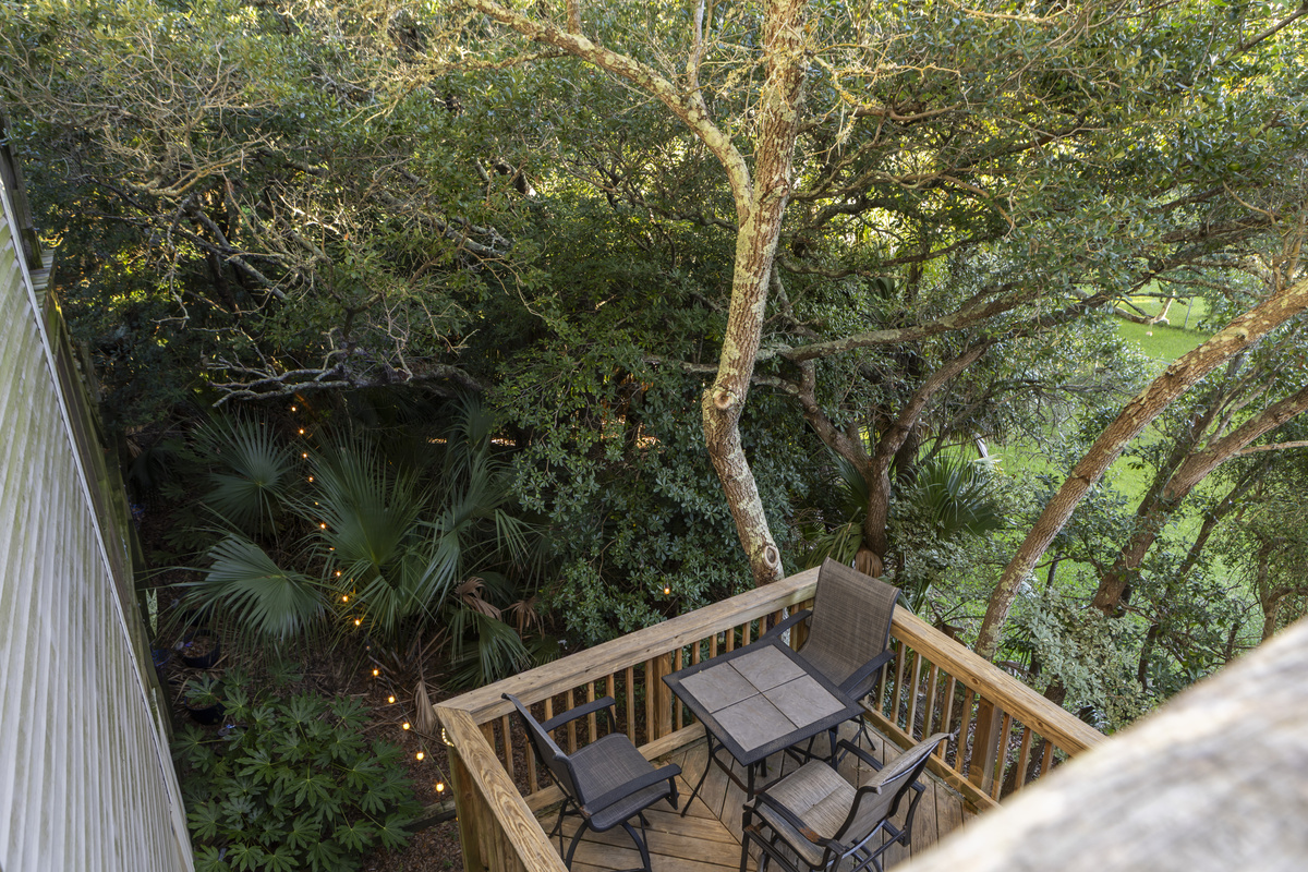 Ambience and fresh air to enjoy your favorite sips!