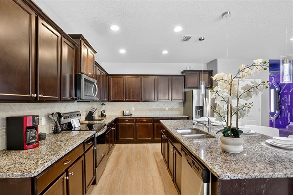 Full Modern Kitchen