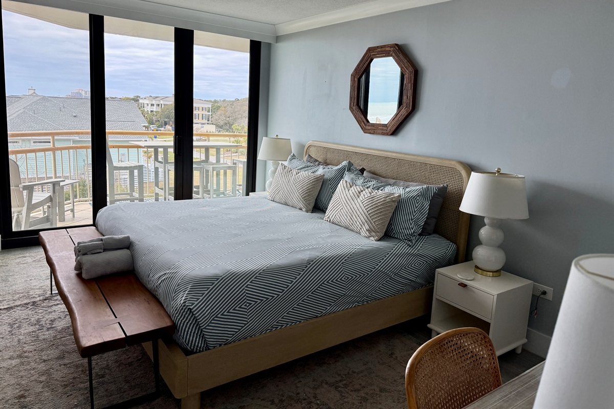 Primary Bedroom with King Bed and Gorgeous View-All New Furniture and Bedding