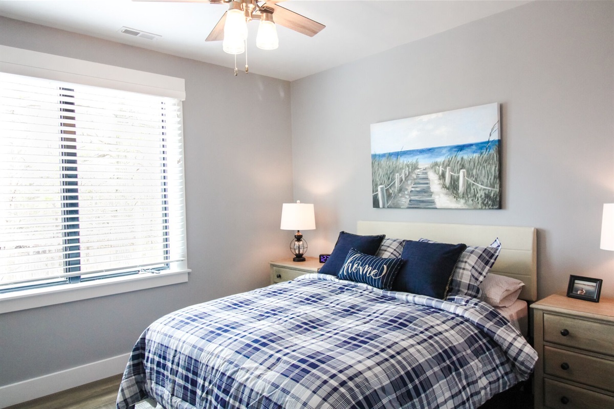 Bedroom 2 w/ Queen