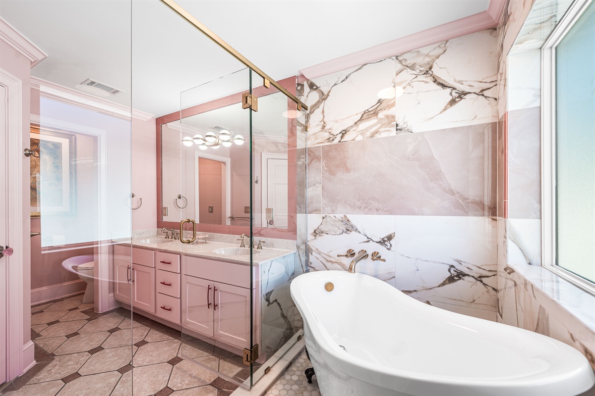 King Suite with Twin Bunk Nook Bath | Third Floor