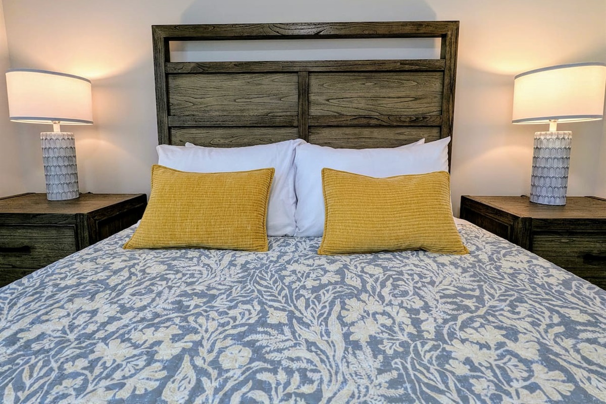 Queen bedroom
