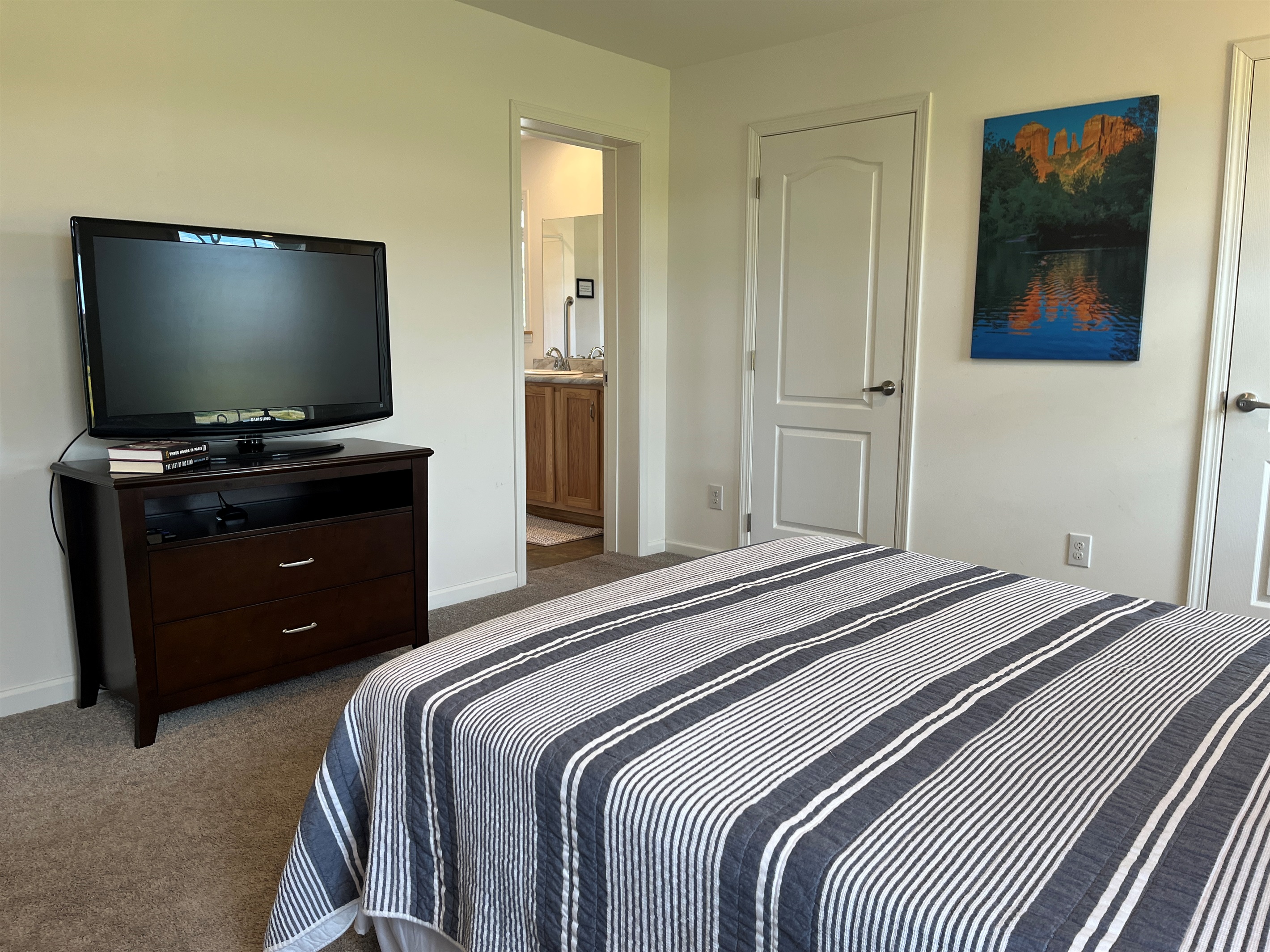 Main level primary Queen bedroom