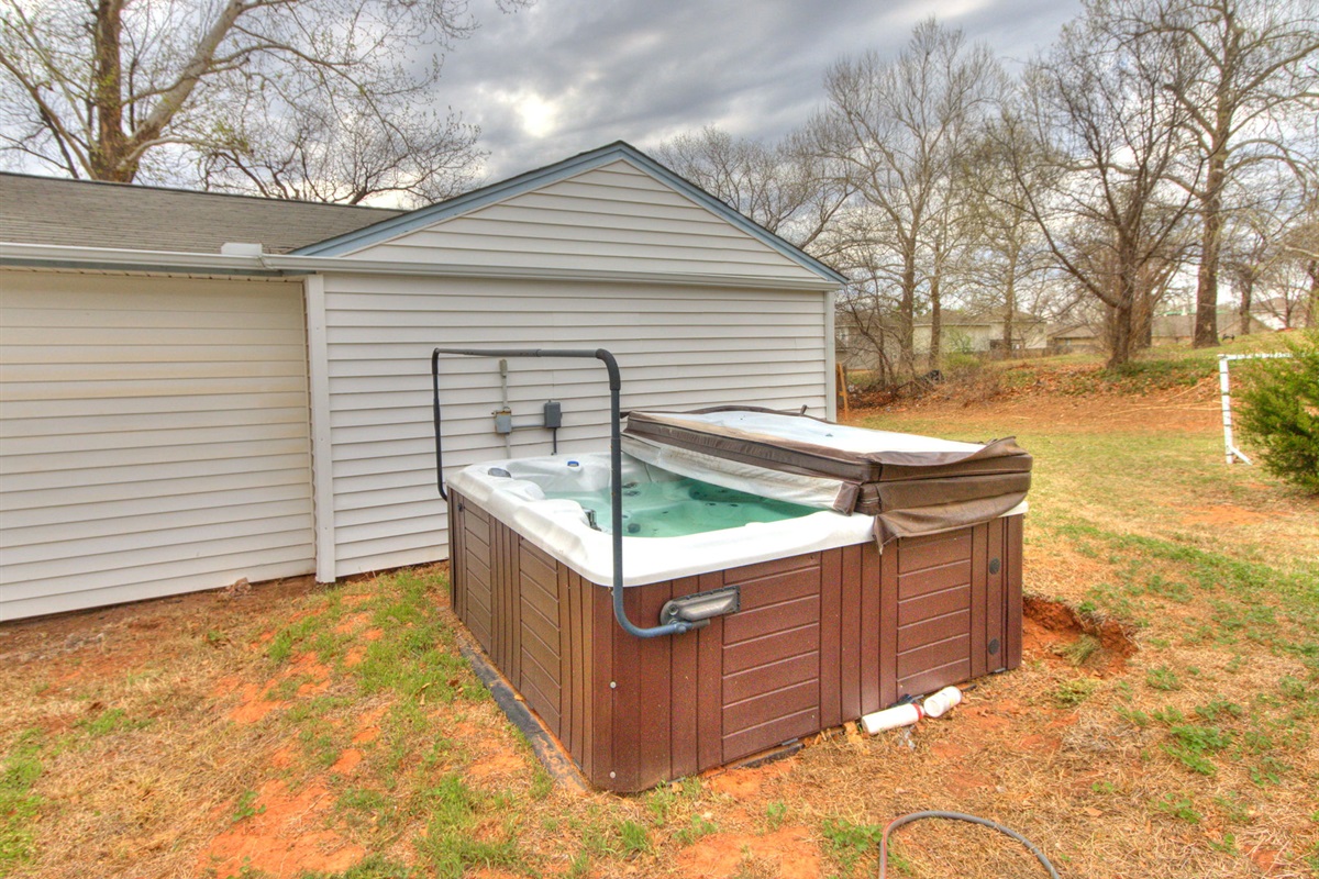 Backyard - Hot Tub