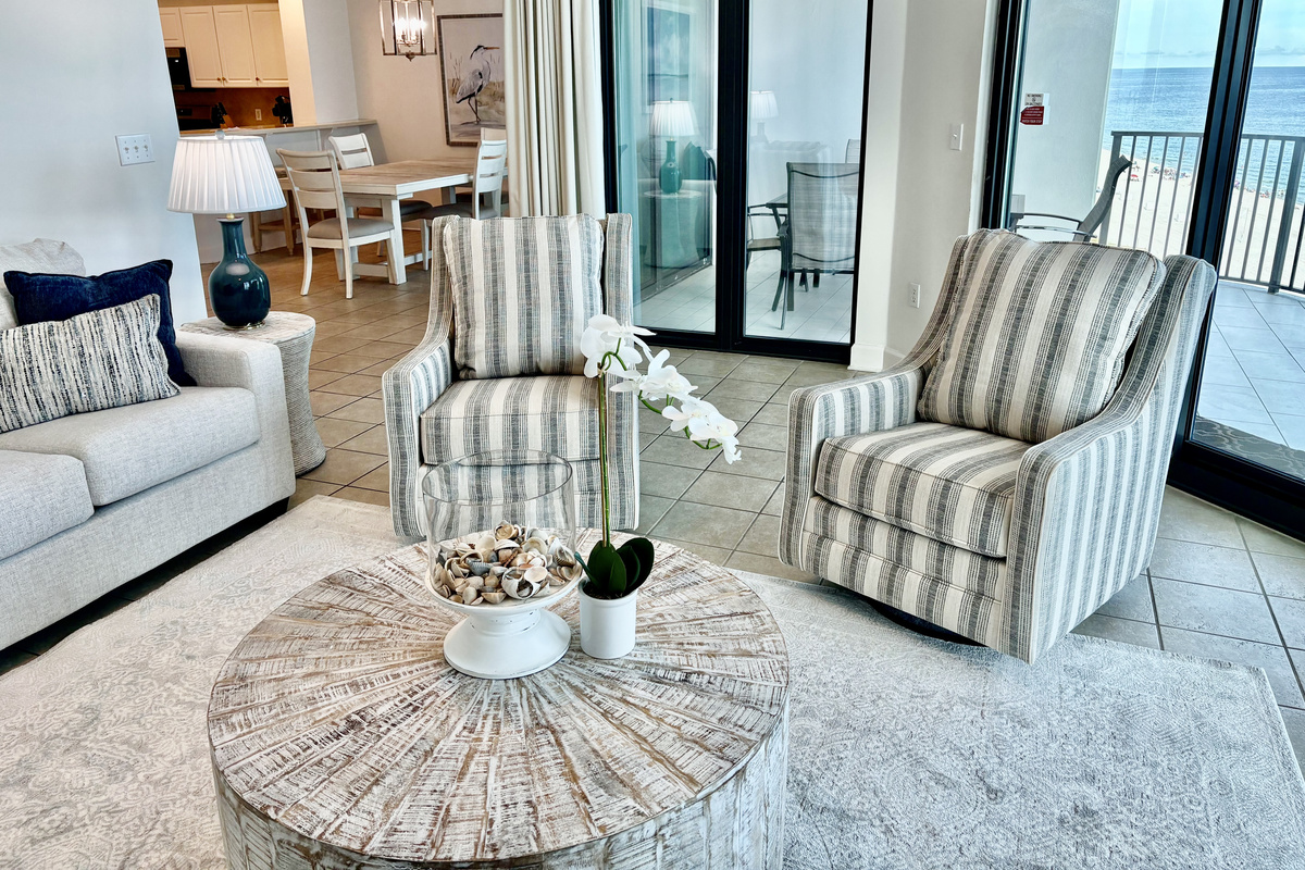Nice spacious living room!