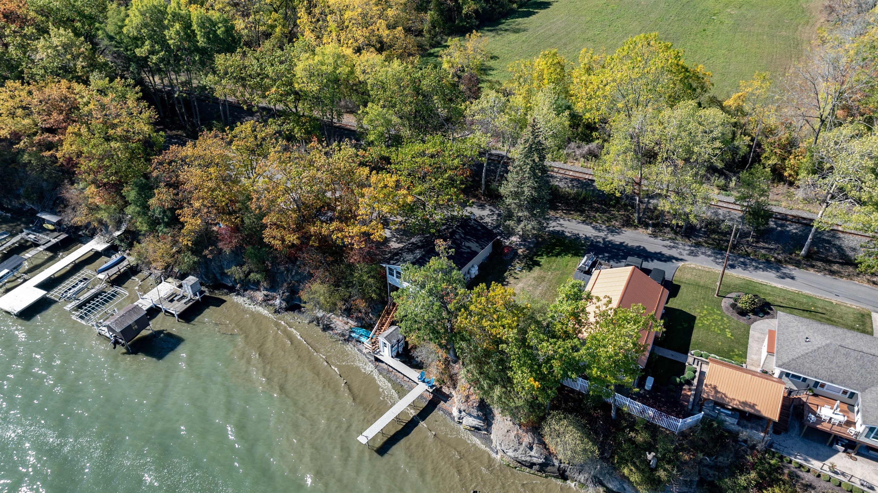 Gorgeous lake view from above — a dream destination for peace, comfort, and connection to nature.
