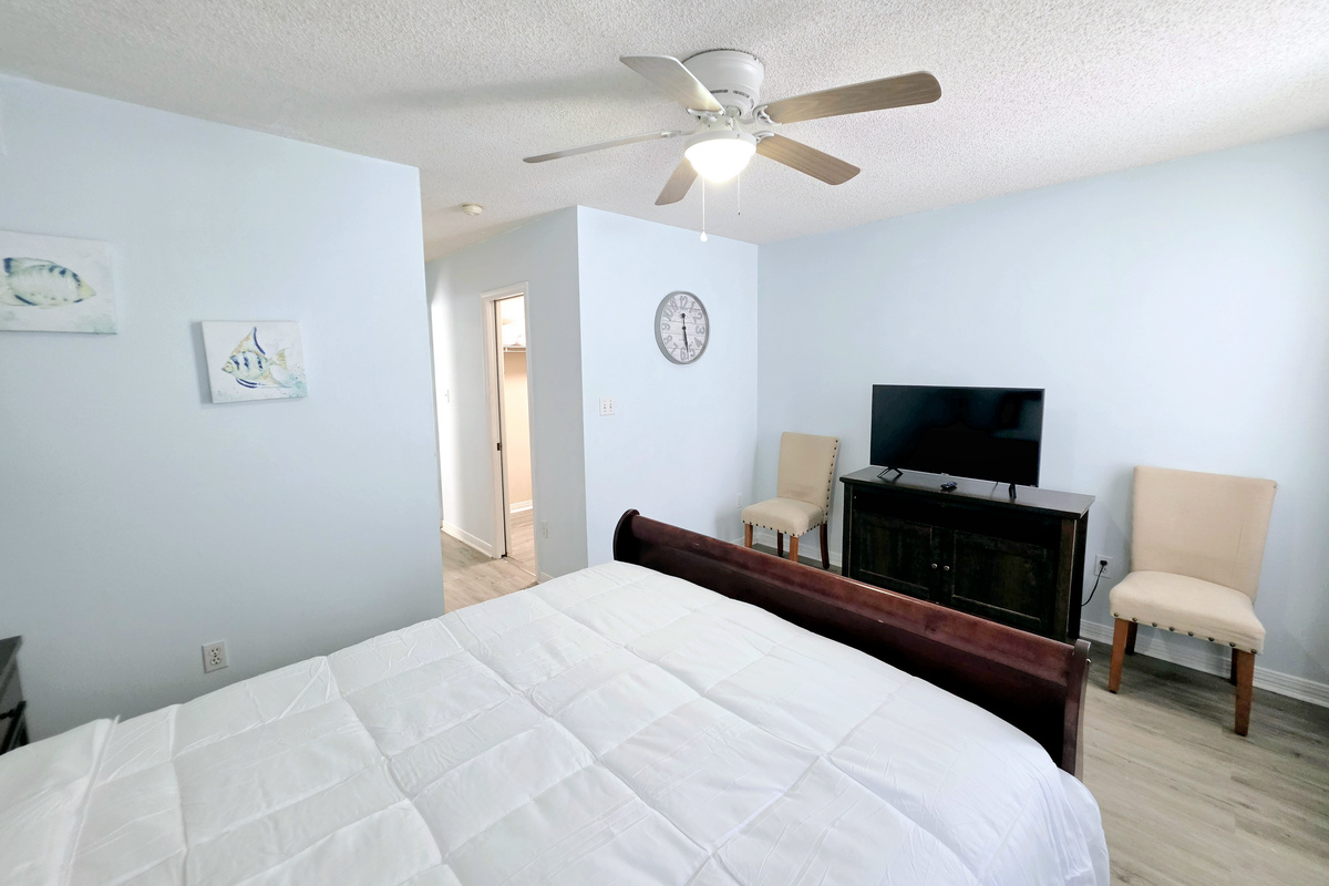 Nest side – Primary bedroom TV and seating