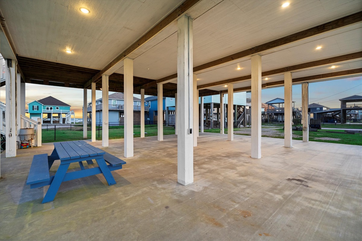 a75d7394db6748338eac158df64a280c Large | Beachhouse | Texas | TX | Vacation Homes | Galveston | Crystal Beach | Kokomo | Breezy Days | Beachfront Elegance | Sunrise Serenity | Southern Sands Property Management, LLC