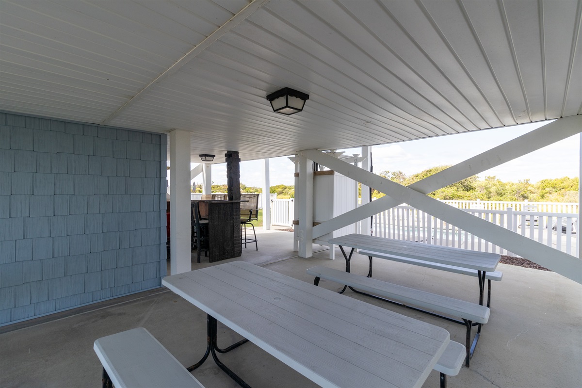 Perfect set for a relaxed patio gathering