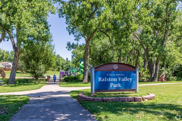 20+ parks along the creek trail