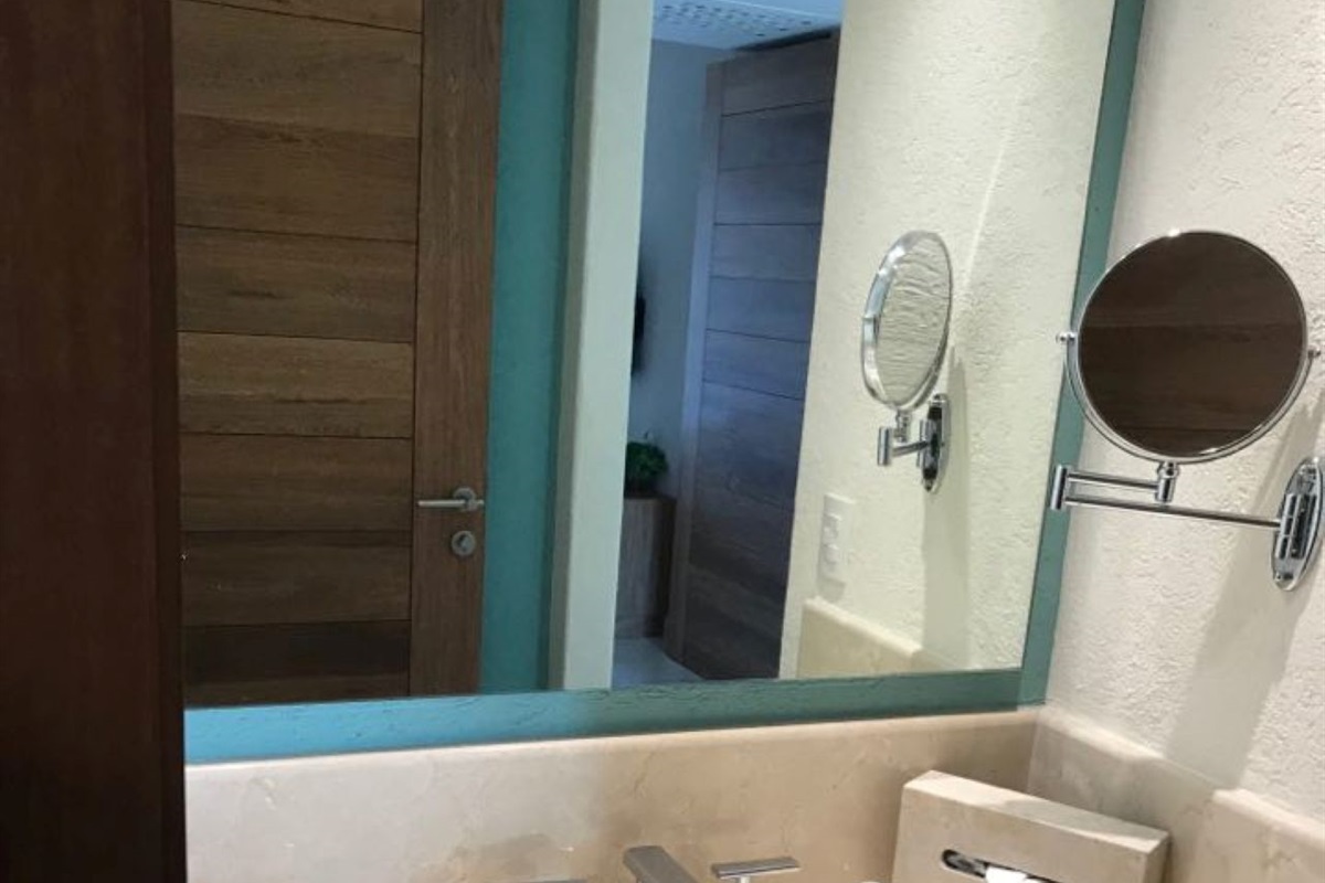 Hotel Style Room and Bathroom @ Buganvilia Vacation Owner Club, Vacation Travel Exclusives