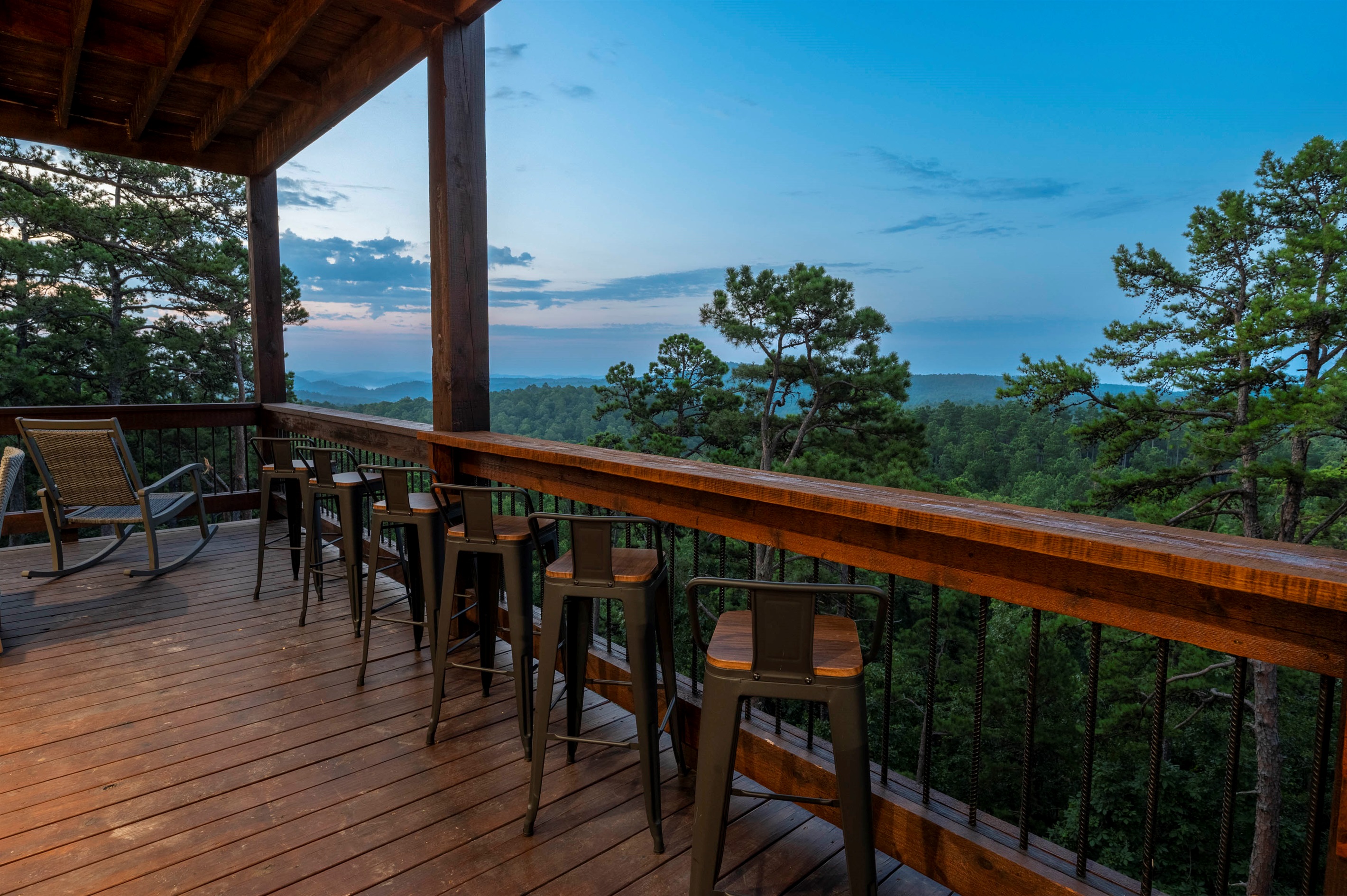 Scenic outdoor dining area overlooking endless mountain views