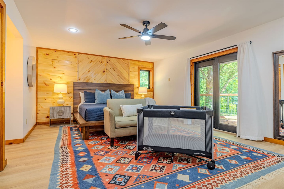 Designed with families in mind, the generous king bedroom offers space for a Pack ’n Play so even the littlest guests rest comfortably.