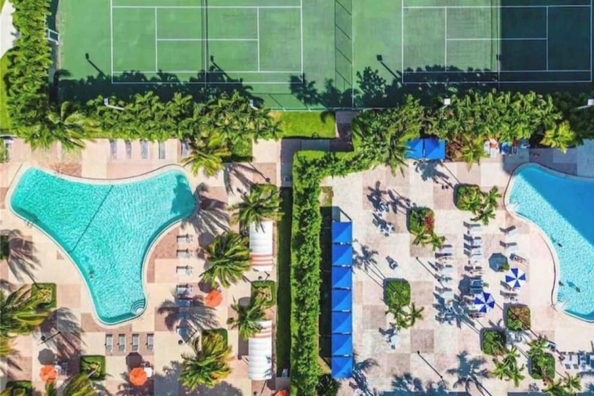 Pool & Tennis Courts