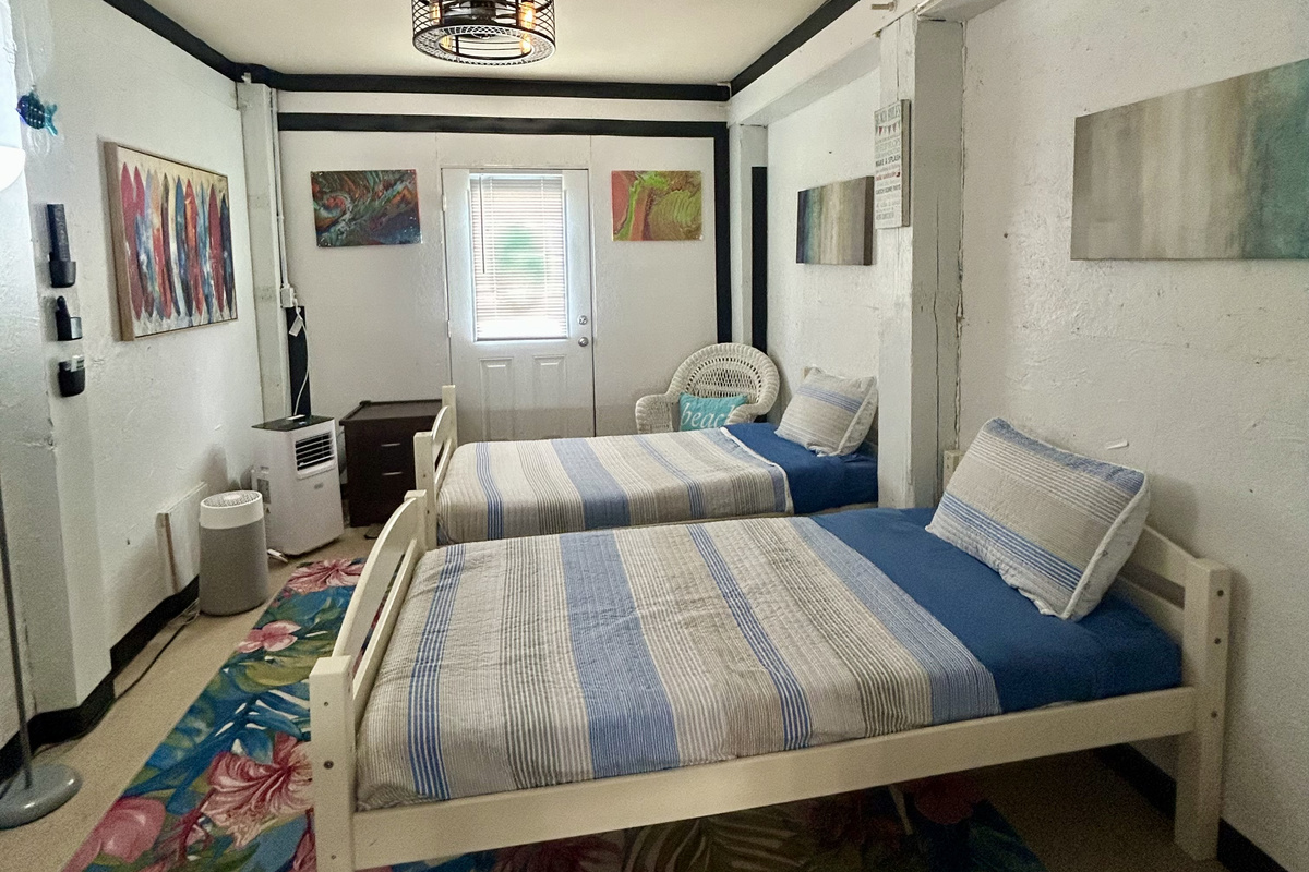 2 twin beds for extra sleeping space in the basement (garage level)