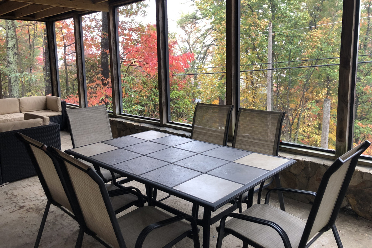 FALL SCREENED PORCH DINING