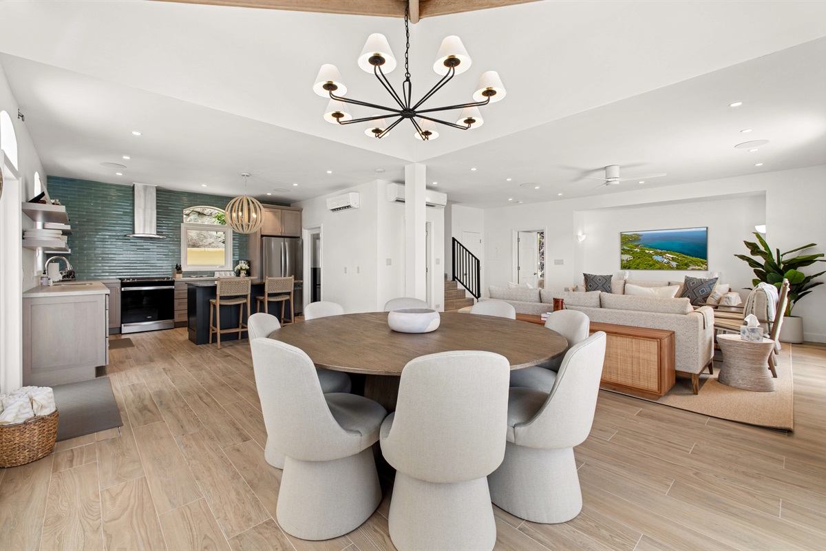 Spacious, ocean-view lounge with vaulted ceilings, Smart TV, board games, and room to unwind. Perfect for lazy mornings or movie nights.