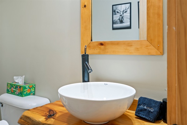 Includes a clean, spacious sink and vanity for getting ready with ease.