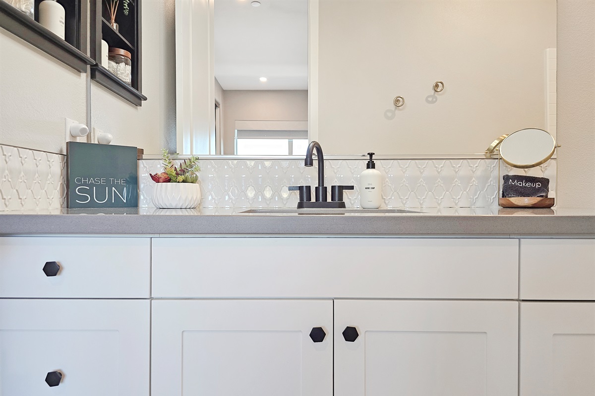 Ensuite bathroom #2
