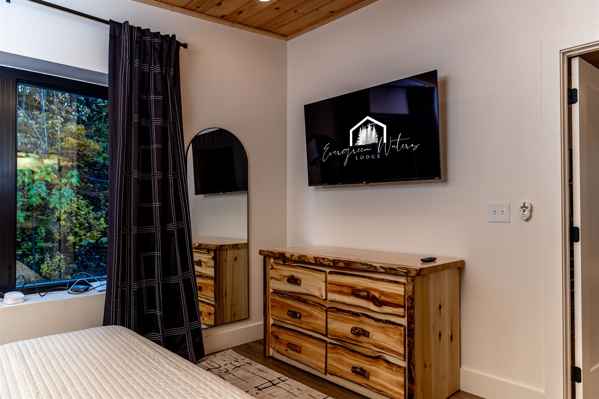 Spacious upstairs suite with modern, mountain vibes