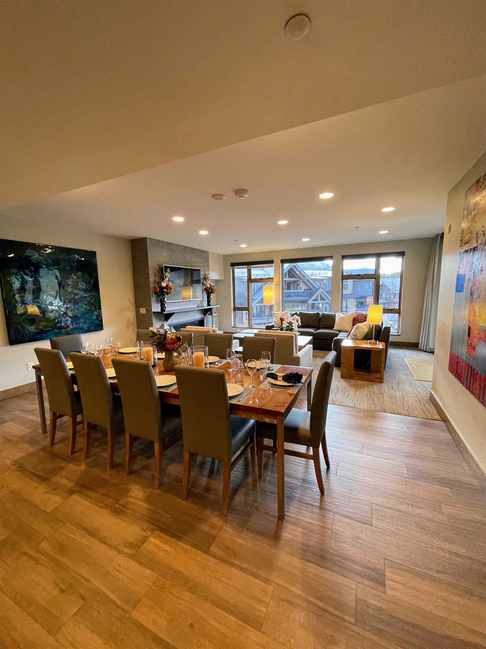 Dining Area looking into kitchen