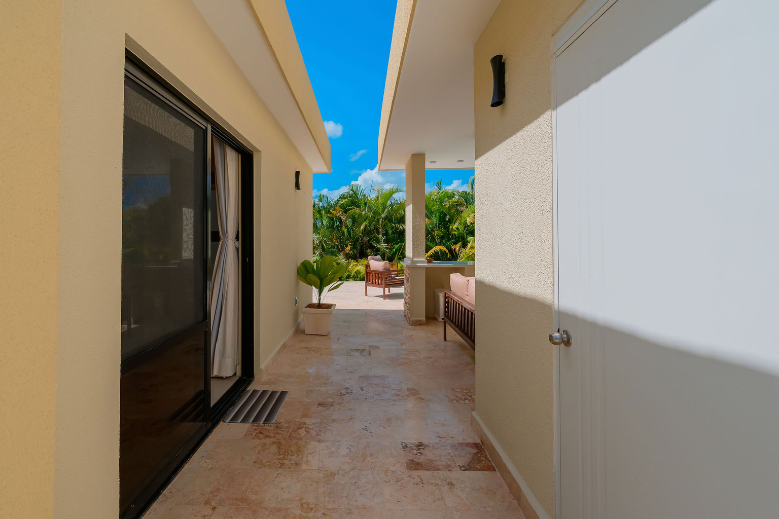 Bedroom 3 entrance and walk to pool
