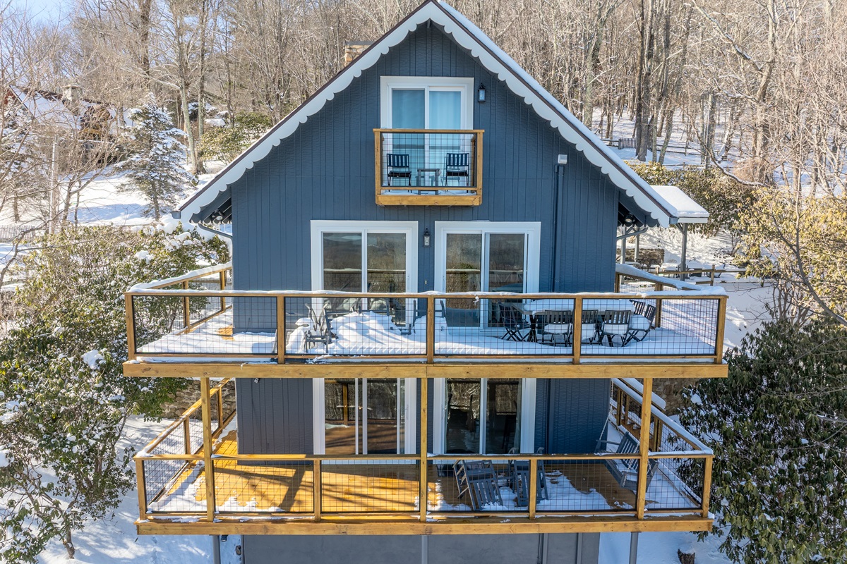snOMG! In one week in Jan ‘24, we got 16 inches of snow, which was perfect for drone pics of our amazing views! And LOOK @ the clear roads-views without much hassle-Thanks, Seven Devils!