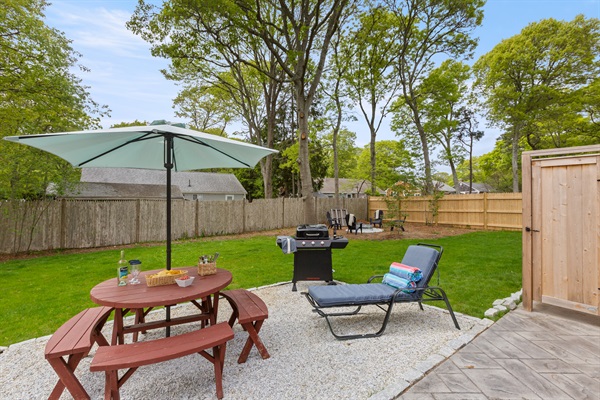 Cook, eat, and unwind, the perfect outdoor setup for good food and great company.