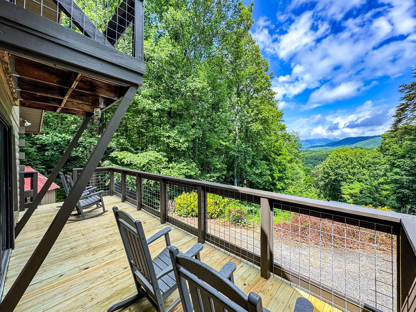 newly renovated deck overlooking the Smokies!