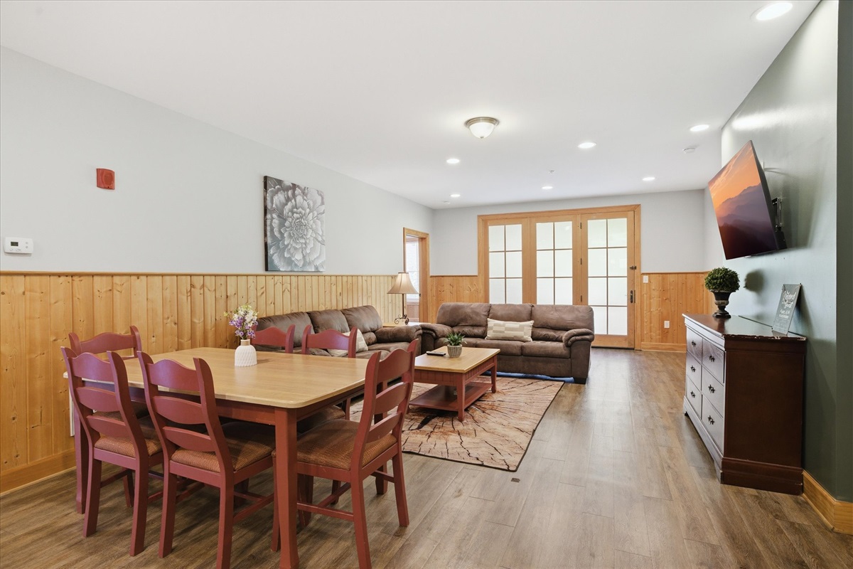 Whether you're plating up dinner or passing snacks across the counter, the four bar stools and dining table for six create an easy, natural flow—so everyone can gather, linger, and be part of the moment.