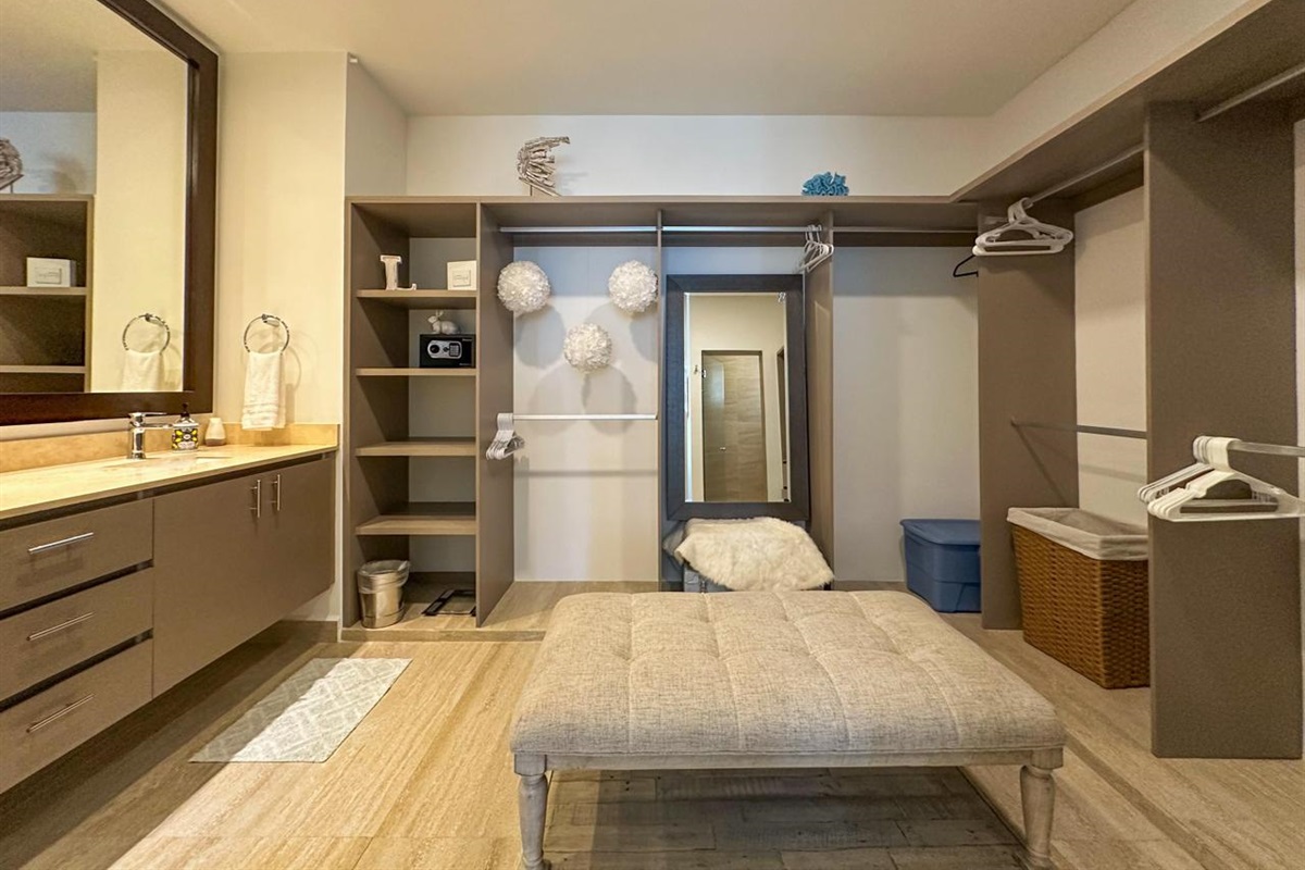 Main bathroom 