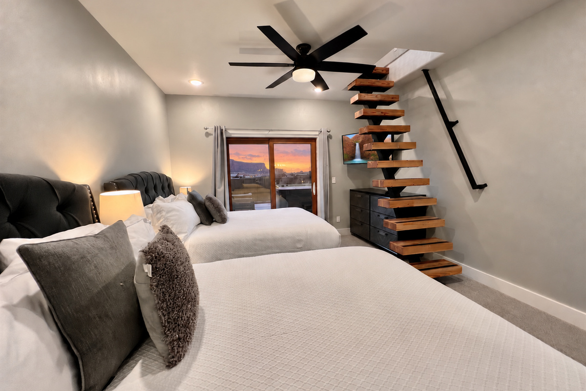 Guest Suite 4 Two Queens and Loft