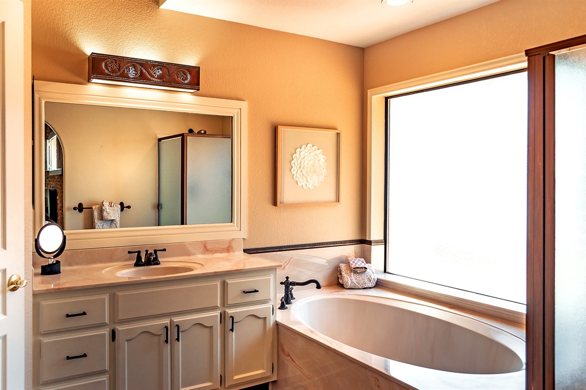 En Suite Bath tub