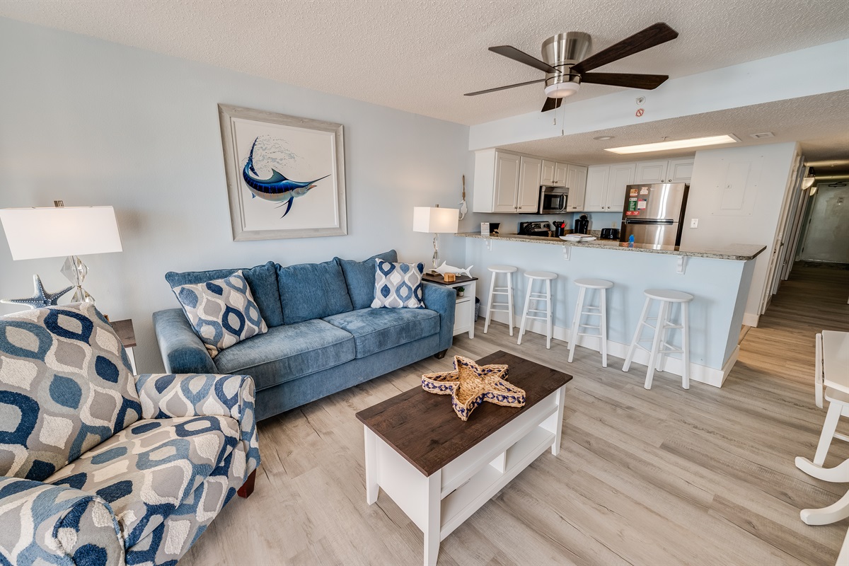 Amazing Living Room with Stunning Views🌊☀️